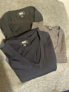 UNIQLO Vネックニット3枚セッ