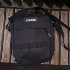 XLARGE ブラック ショルダーバッグ