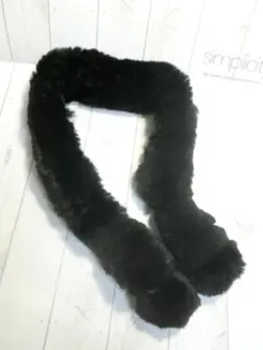 未使用に近い☆黒ブラック フェイクファー ミニマフラー 襟元に短くお洒落で暖かい