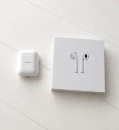 Apple AirPods 2019年製　第2世代