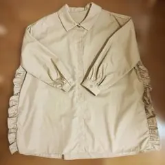 【新品】DoCLASSE ドゥクラッセ　フリル付きベージュシャツ・長袖