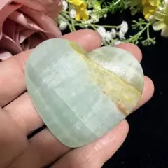 グリーン桜瑪瑙 ハート 握り石 天然石 マダガスカル産 no:1059 - メルカリ