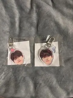 TREASURE 顔アクキー ジョンウ 喜 哀 カプセルトイ