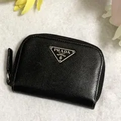 【極美品✨】プラダ コインケース 三角ロゴ ラウンドファスナー 黒 レザー