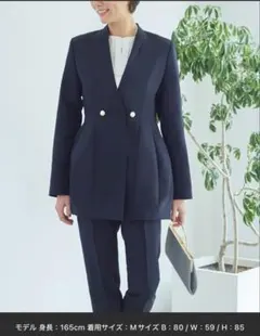 ノーカラーコクーンペプラムスリムパンツスーツ