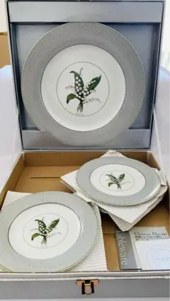 【未使用品/専用箱あり】Christian Diorお皿セット 2025年最新】Christian Dior 食器の人気アイテム - メルカリ