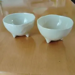 クロワッサン　三つ足 小鉢 2個セット クリーム色のサムネイル