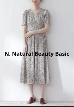 N. Natural Beauty Basic 小花柄パワーショルダーワンピースのサムネイル