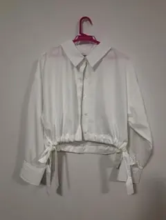 ホワイトブラウス　リボン　GRL