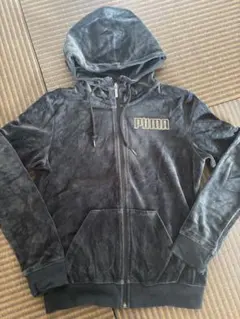 PUMA ベロア ブラック フード付きパーカー