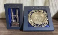 ★毎日値下げ！マレーシア ペトロナスツインタワー 置物 灰皿 セット/お土産のサムネイル