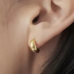 ★再入荷★ 新品　ステンレス 小ぶりドロップ　ピアス