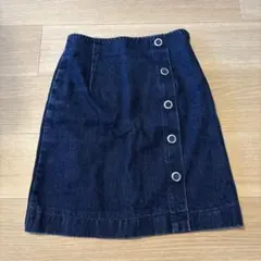 膝丈スカートのサムネイル