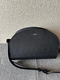 A.P.C. ハーフムーン ショルダーバッグ ブラック 　アーペーセー