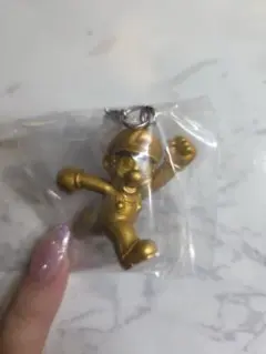 スーパーマリオ　めじるしアクセサリー　シークレット　ゴールドマリオ 金色