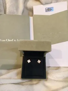 ヴァンクリーフ＆アーペルスウィート アルハンブラ マザーオブパール