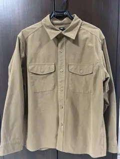 UNIQLO ベージュ 長袖シャツ