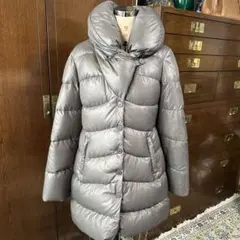 【美品】アルマーニコレツォーニ38 グレー ボタン付き ロングダウンジャケット