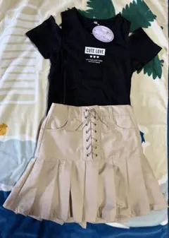 LOVETOXICスカパンサイズ130とTシャツサイズ140のサムネイル