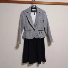 セレモニーセットアップ　グレーのジャケット　黒のワンピースセット　7号