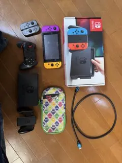 Nintendo Switch 本体とコントローラーセット＋マイクロSDカード