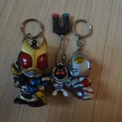 ウルトラマン・仮面ライダー フィギュア キーホルダー 2体セット