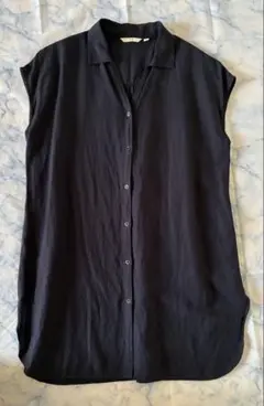 ユニクロ ネイビー ノースリーブロングシャツ