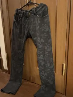 ラブレボリューション　￼スカル柄ダークグレー スリムフィットパンツ