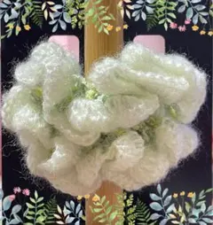 薄緑色フリル爆盛りデザインシュシュ