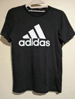 adidas 黒 Tシャツ 150cm