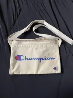 Champion ベージュ サコッシュのサムネイル