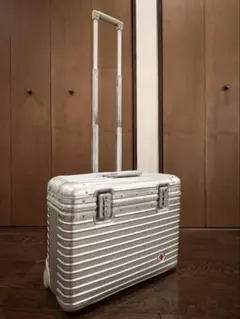 2026年最新】rimowa topas pilotの人気アイテム - メルカリ