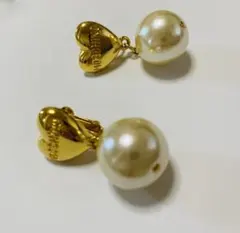 신제품 모스키노 하트 펄 1.8cm 귀걸이