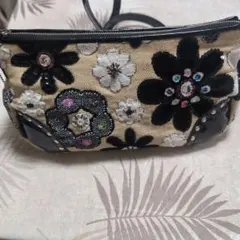 Think Ｂee花柄刺繍ショルダーバッグ