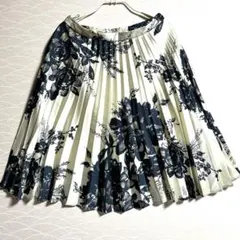 ベネトン　花柄プリーツスカート