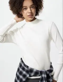 UNIQLO　リブハイネックT/長袖　Mサイズ