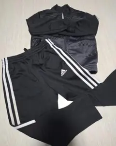 adidas ブラック キッズ110cm ジャージセット 3本ライン アディダス