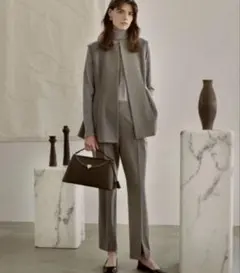 Mila Owen ペプラム　グレー ベストとパンツのセットアップ　3点セット