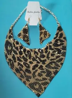 ラスト値下げヒョウ柄ネックレスとピアスセット