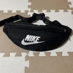 NIKE ボディバッグ 黒 ショルダーバッグ ロゴ