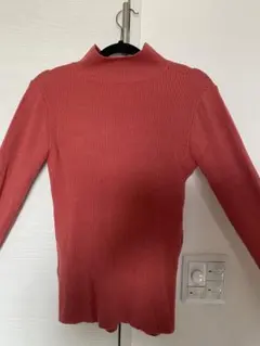 リブ編み サーモンピンク 長袖 ハイネック