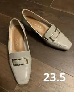 DIANA スクエアトゥ ローファー グレージュ23.5センチのサムネイル