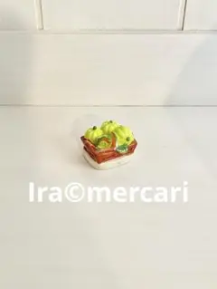 ハロウィン　かぼちゃの入ったバスケット　フェーブ　フランスフェーヴミニチュア陶器