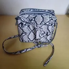 ヘビ柄　ショルダーバッグ