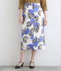 札付き！『INDIVI』洗える フラワープリント ストレートスカート L 40のサムネイル