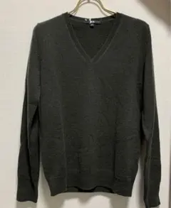 新品⭐︎ユニクロ　カシミヤ　Vネックセーター　Mサイズ　ダークグリーン