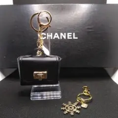 クリスタル様専用ぺ―ジCHANEL限定チャーム雪の結晶&miniバックチャーム