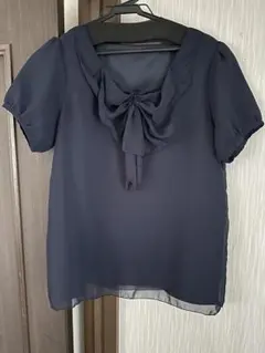 【新品・未使用】BARNEYS NEW YORK 紺色半袖ブラウスのサムネイル