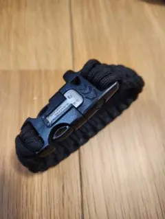 サバイバル　パラコード編み込みブレスレット 黒