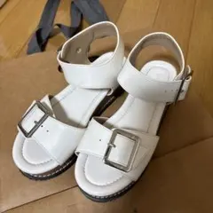 ★6月4日まで出品★小柄さん、足の小さい方に！ホワイトバックストラップサンダルのサムネイル